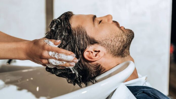 adeus-caspa-e-vergonha,-7-xampus-profissionais-que-transformam-o-couro-cabeludo adeus-caspa-e-vergonha,-7-xampus-profissionais-que-transformam-o-couro-cabeludo