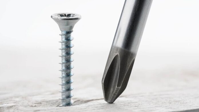 o-vizinho-esta-fazendo-barulho-sem-parar?-um-parafuso-de-metal-pode-ser-a-solucao-criativa o-vizinho-esta-fazendo-barulho-sem-parar?-um-parafuso-de-metal-pode-ser-a-solucao-criativa