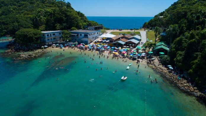santa-catarina-comeca-a-cobrar-taxas-de-turistas-em-cidade-famosa-por-suas-39-praias santa-catarina-comeca-a-cobrar-taxas-de-turistas-em-cidade-famosa-por-suas-39-praias