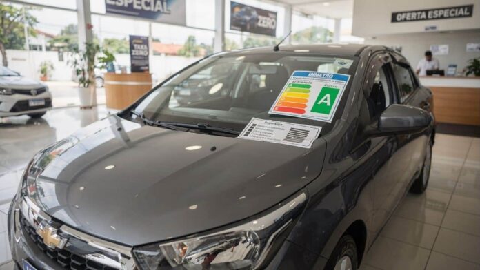 quem-entende-o-significado-dessas-etiquetas-no-vidro-do-carro-nao-erra-na-escolha-e-garante-mais-valor-na-revenda. quem-entende-o-significado-dessas-etiquetas-no-vidro-do-carro-nao-erra-na-escolha-e-garante-mais-valor-na-revenda.