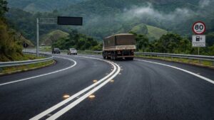 velocidade-maxima-nas-estradas-brasileiras-foi-alterada-e-motoristas-agora-precisam-se-adaptar velocidade-maxima-nas-estradas-brasileiras-foi-alterada-e-motoristas-agora-precisam-se-adaptar